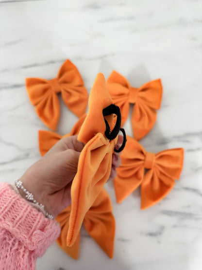 Sailor Bow - Orange Velour