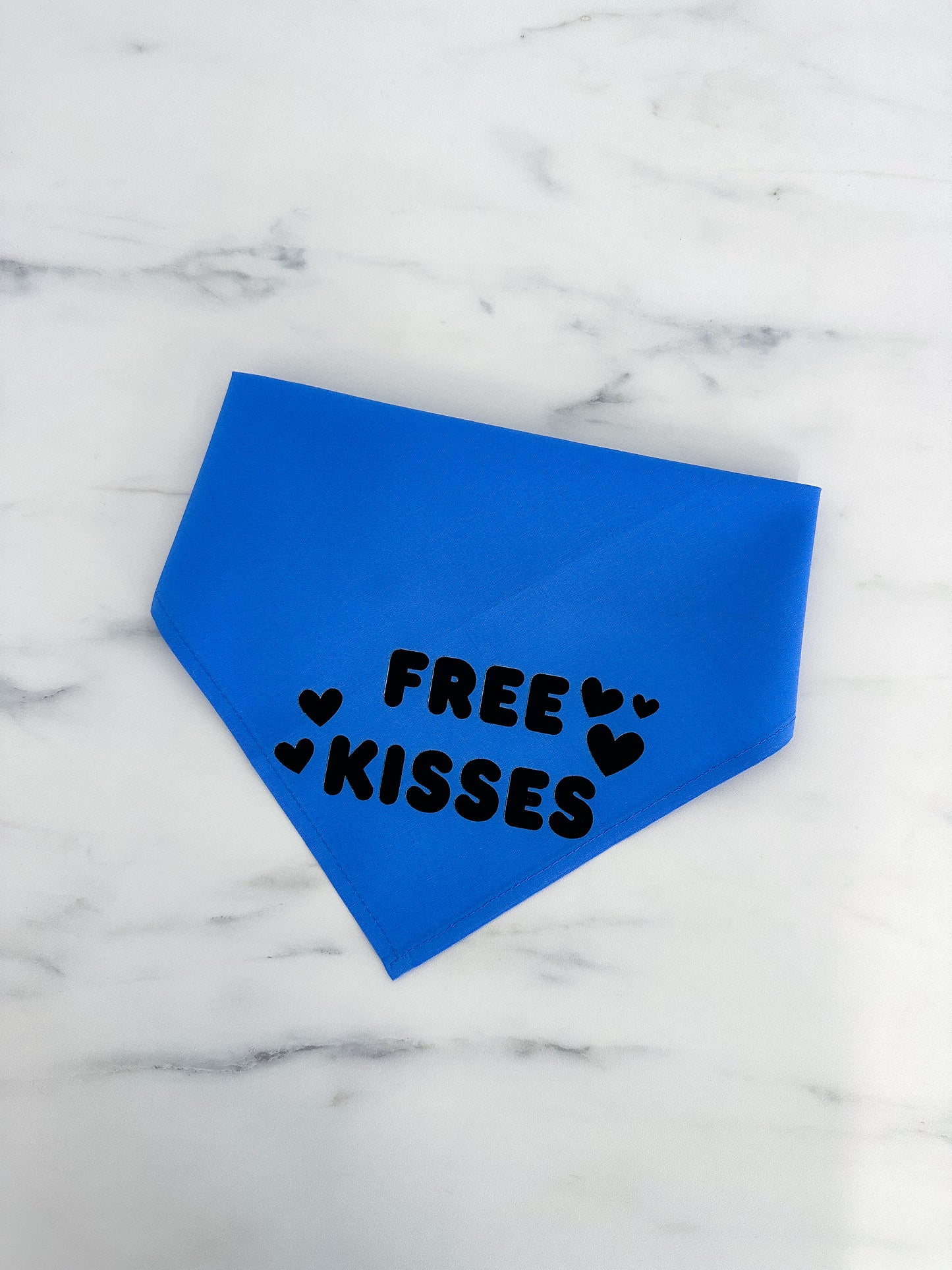 Valentines Bandana - Free Kisses